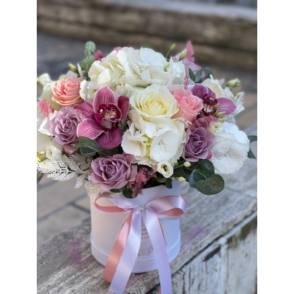 Aranjament floral ( flori mixate )